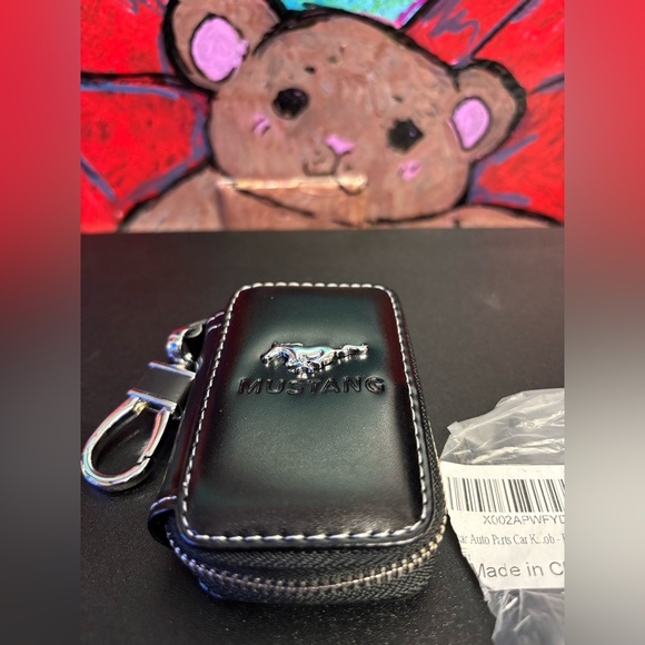 CAR KEY CASE WITH CAR LOGO F0R MUSTANG - Picture 2 of 7